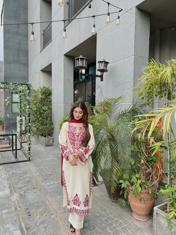 Noor Baano 3pcs
